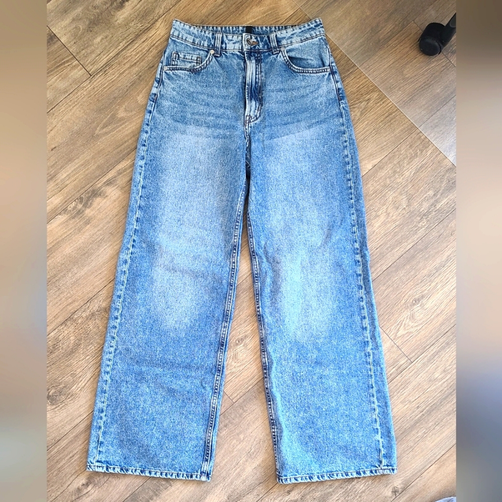 Divided Wide Leg Jeans